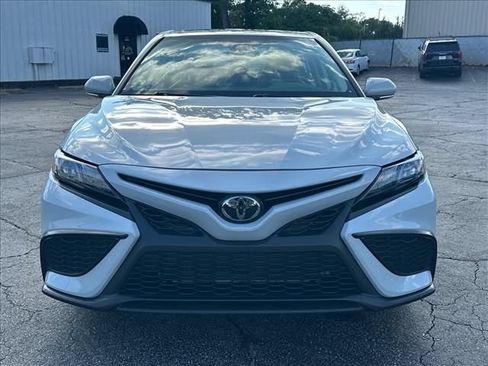 Used 2024 Toyota Camry SE FWD image 4