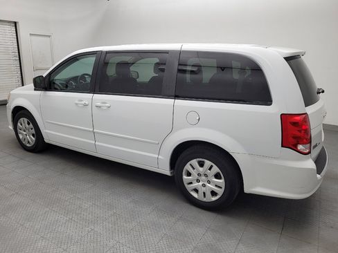 Used 2017 Dodge Grand Caravan SE FWD image 3