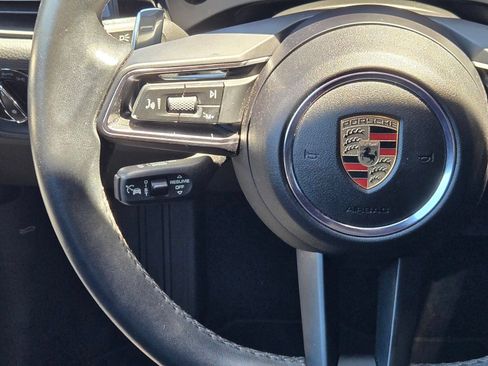 Certified 2025 Porsche Macan w/ Premium Package Plus AWD/4WD image 17