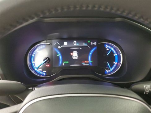 Used 2024 Toyota RAV4 SE image 27
