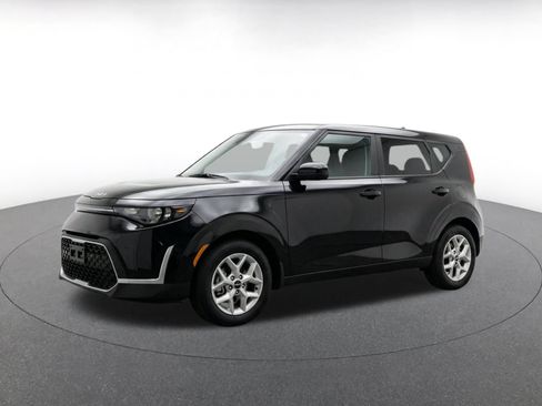 Used 2025 Kia Soul FWD image 3