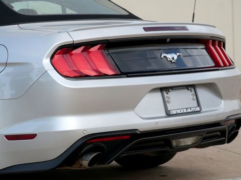 Used 2019 Ford Mustang Premium RWD image 31