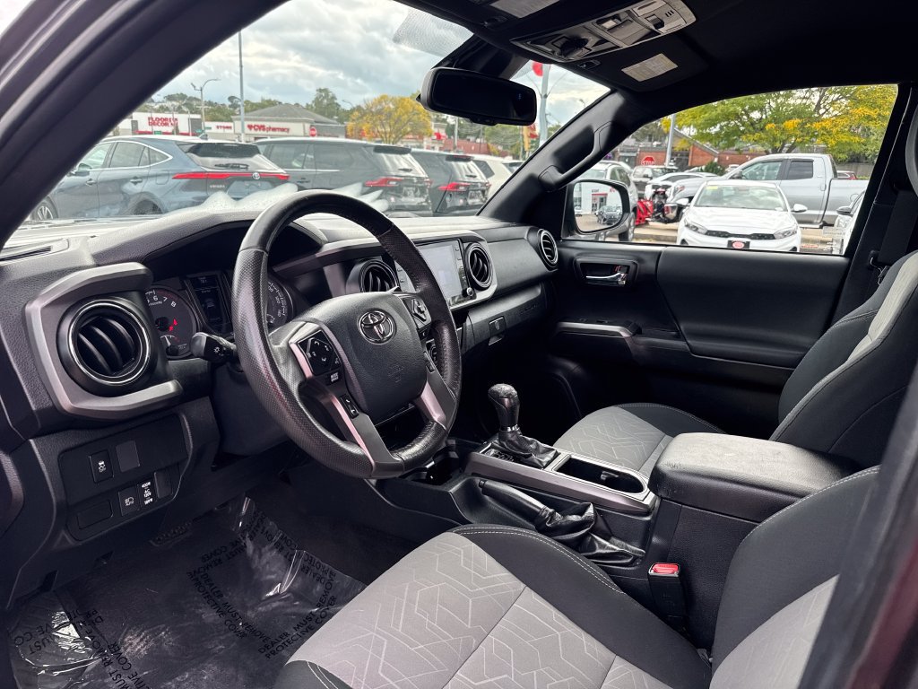 Used 2020 Toyota Tacoma TRD Off-Road w/ Technology Package AWD/4WD image 14
