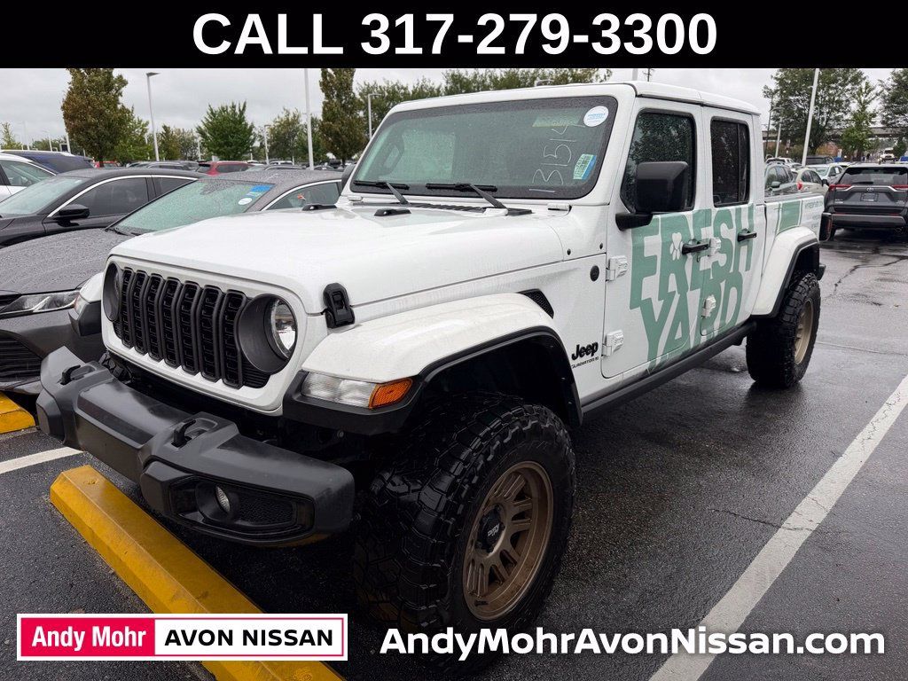 Used 2024 Jeep Gladiator Sport AWD/4WD image 3