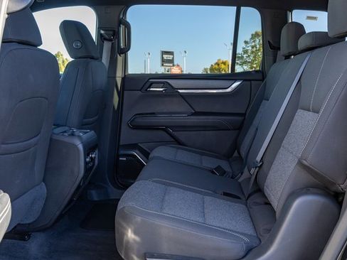 Used 2025 GMC Acadia Elevation image 8