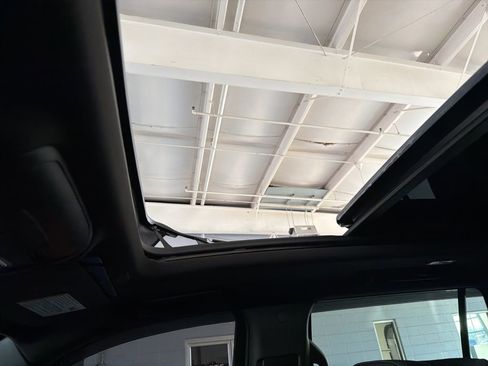 Used 2023 GMC Yukon Denali image 9