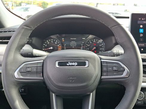 Certified 2023 Jeep Compass Limited image 18