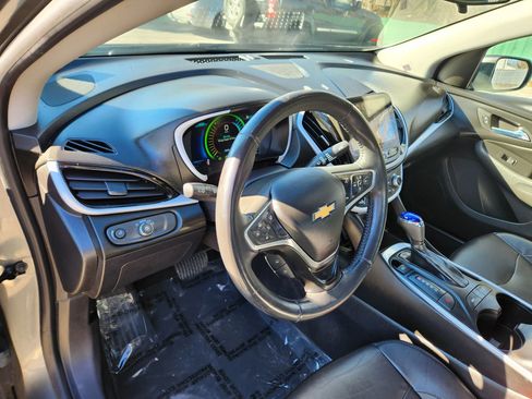 Used 2017 Chevrolet Volt LT w/ Comfort Package image 24
