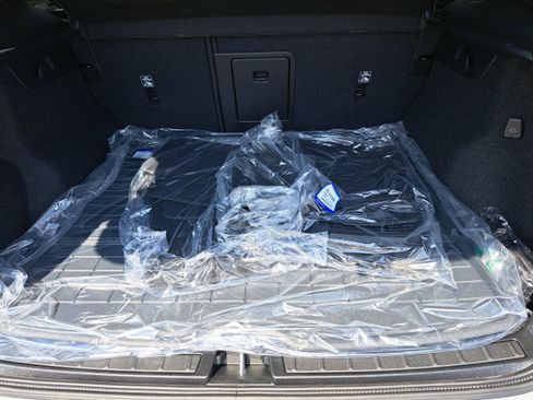 New 2026 Volvo XC40 B5 Plus w/ Protection Package Premier image 8