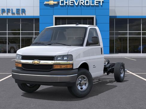 New 2026 Chevrolet Express 3500 w/ Power Convenience Package RWD image 6