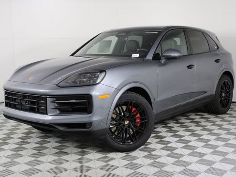 New 2026 Porsche Cayenne S image 1