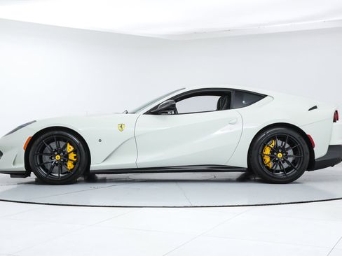 Certified 2019 Ferrari 812 Superfast image 4