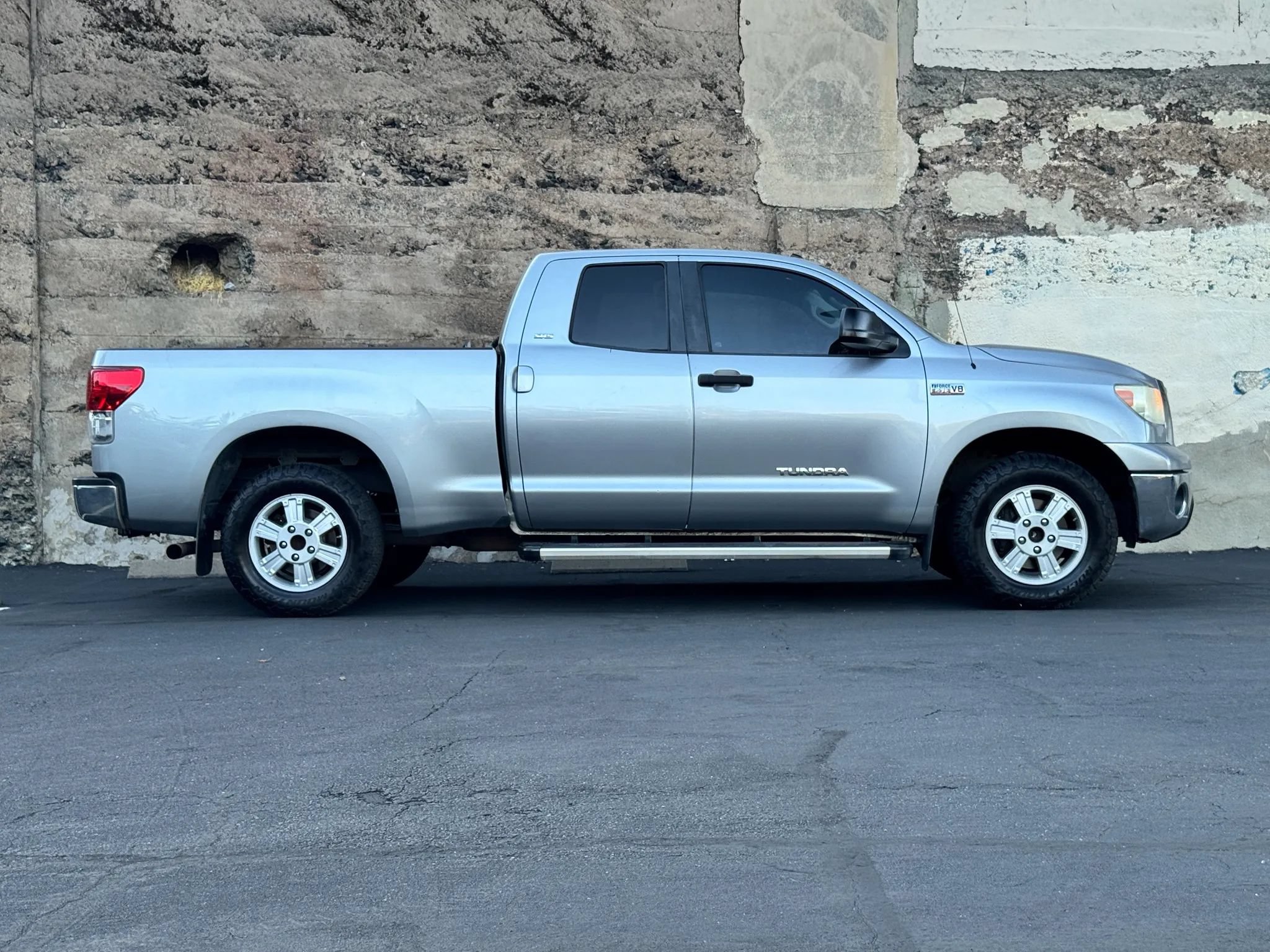 Used 2011 Toyota Tundra 2WD Double Cab w/ SR5 Pkg image 3