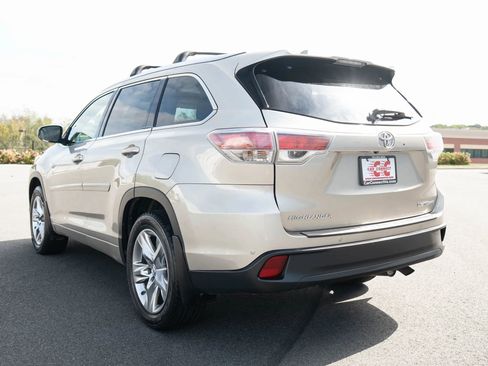Used 2014 Toyota Highlander Limited image 4