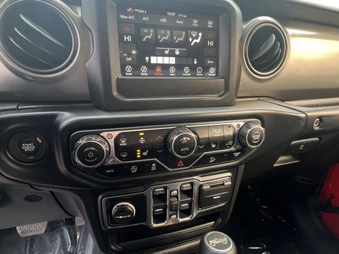 Used 2019 Jeep Wrangler Unlimited Sport S image 10