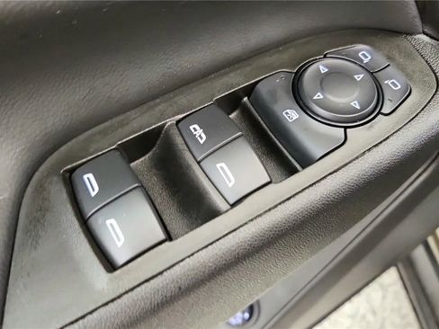 Used 2024 Chevrolet Equinox LT FWD image 31