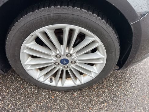 Used 2015 Ford Fusion SE w/ Equipment Group 202A image 11