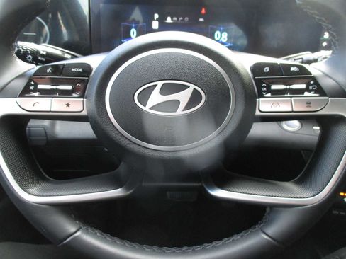 Used 2024 Hyundai Elantra SEL w/ Convenience Package image 21