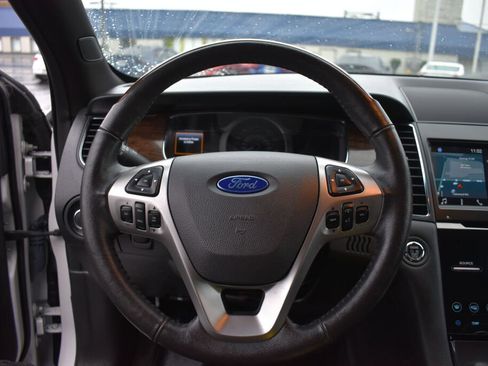 Used 2017 Ford Taurus Limited image 17