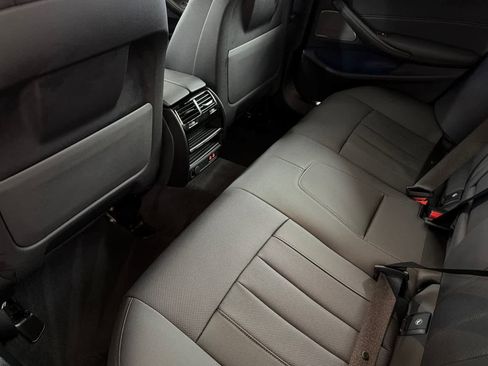 Used 2023 BMW 530e xDrive w/ Premium Package image 4