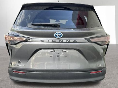 Used 2025 Toyota Sienna XLE w/ XLE Plus Package AWD/4WD image 13