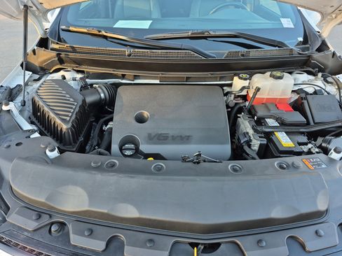 Used 2024 Buick Enclave Essence w/ Sport Touring Edition image 29