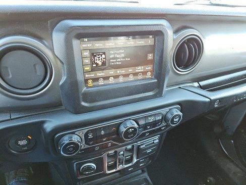 Used 2019 Jeep Wrangler Unlimited Sport S image 23