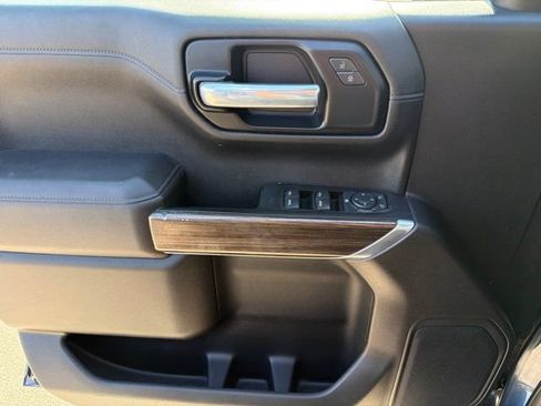 Used 2021 Chevrolet Silverado 1500 LT RWD image 17