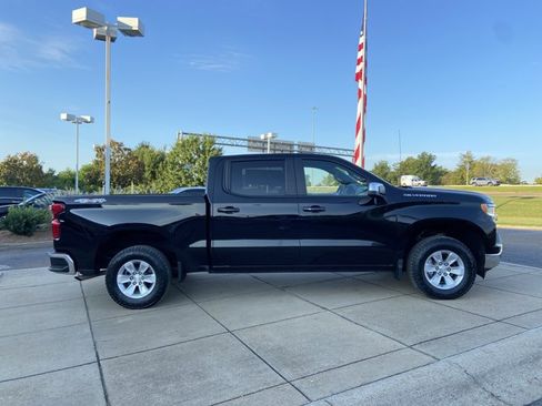 Used 2023 Chevrolet Silverado 1500 LT w/ Protection Package AWD/4WD image 10