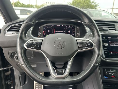 Used 2022 Volkswagen Tiguan SEL R-Line AWD/4WD image 11