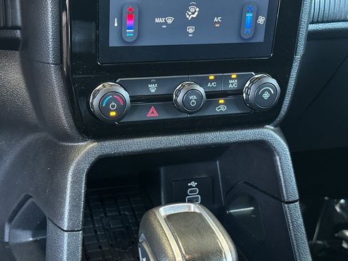 Used 2025 Ford Ranger XLT w/ FX4 Off-Road Package AWD/4WD image 19