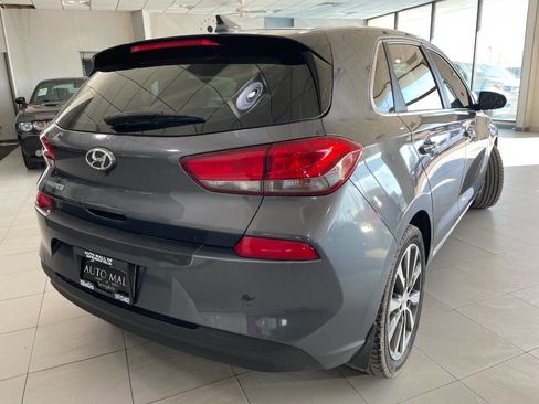 Used 2018 Hyundai Elantra GT image 9