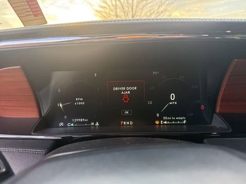 Used 2018 Lincoln Navigator L Select image 16