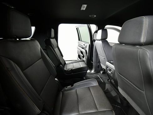 Used 2024 Chevrolet Suburban High Country image 24