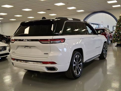 Certified 2024 Jeep Grand Cherokee Overland w/ Luxury Tech Group IV image 6