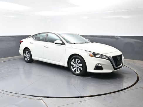 Used 2020 Nissan Altima 2.5 S FWD image 3