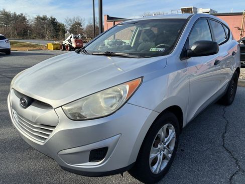 Used 2012 Hyundai Tucson GL image 3