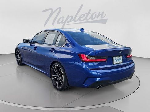 Used 2022 BMW 330i Sedan w/ M Sport Package RWD image 3