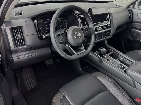 Used 2022 Nissan Pathfinder SL w/ SL Premium Package AWD/4WD image 9