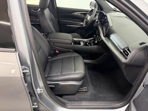 Used 2024 Chevrolet Traverse LT w/ Midnight/Sport Edition FWD image 44