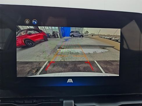 Used 2025 Chevrolet Equinox LT image 27