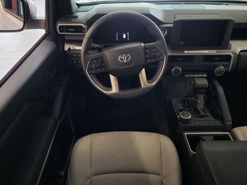 Used 2025 Toyota 4Runner SR5 AWD/4WD image 13
