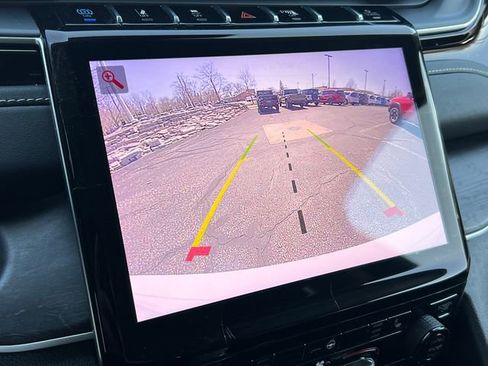 Used 2022 Jeep Grand Cherokee Limited 4xe image 25