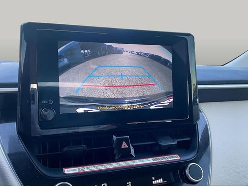 Used 2025 Toyota Corolla LE FWD image 26