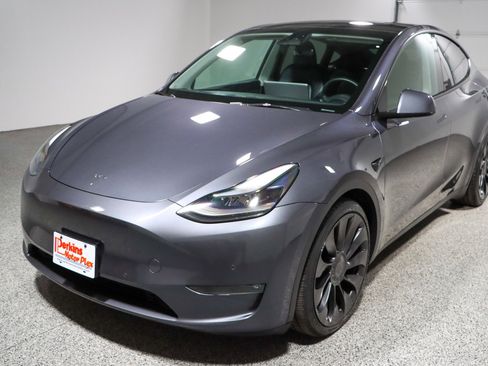 Used 2022 Tesla Model Y Performance image 26
