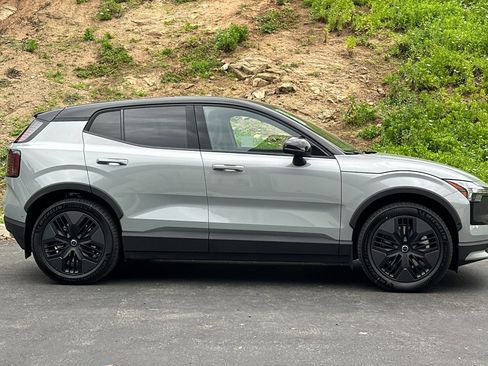 New 2026 Volvo EX30 Cross Country Ultra image 4