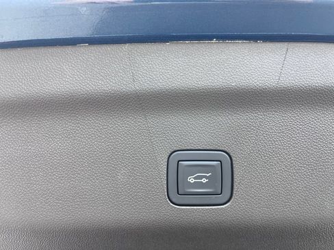 Used 2025 GMC Yukon Elevation AWD/4WD image 25