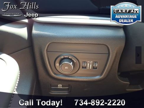 Used 2023 Jeep Grand Cherokee Limited AWD/4WD image 16