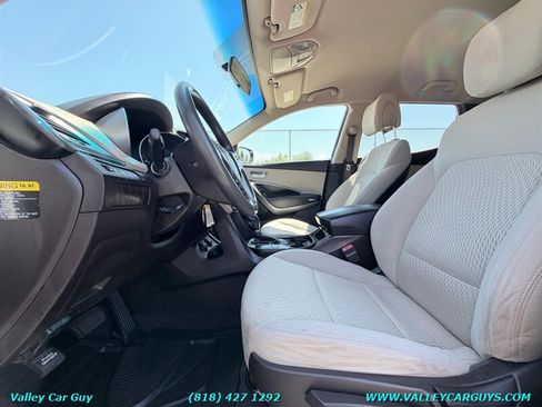 Used 2018 Hyundai Santa Fe Sport FWD image 11