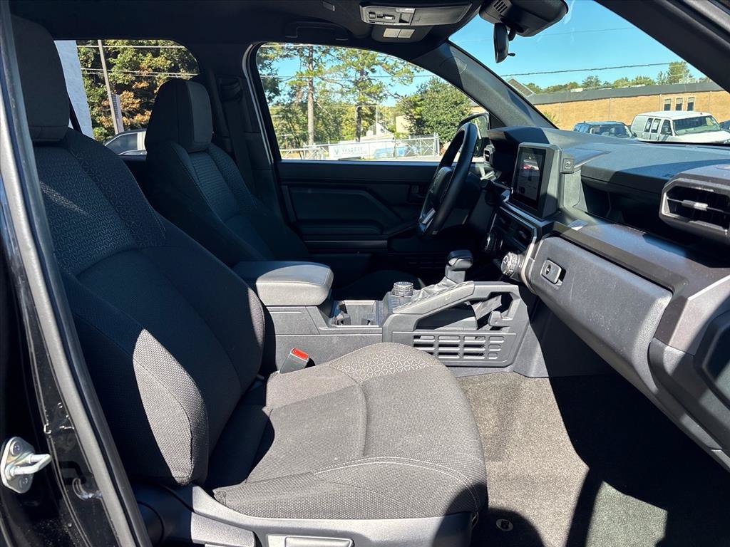 Used 2025 Toyota 4Runner SR5 AWD/4WD image 12